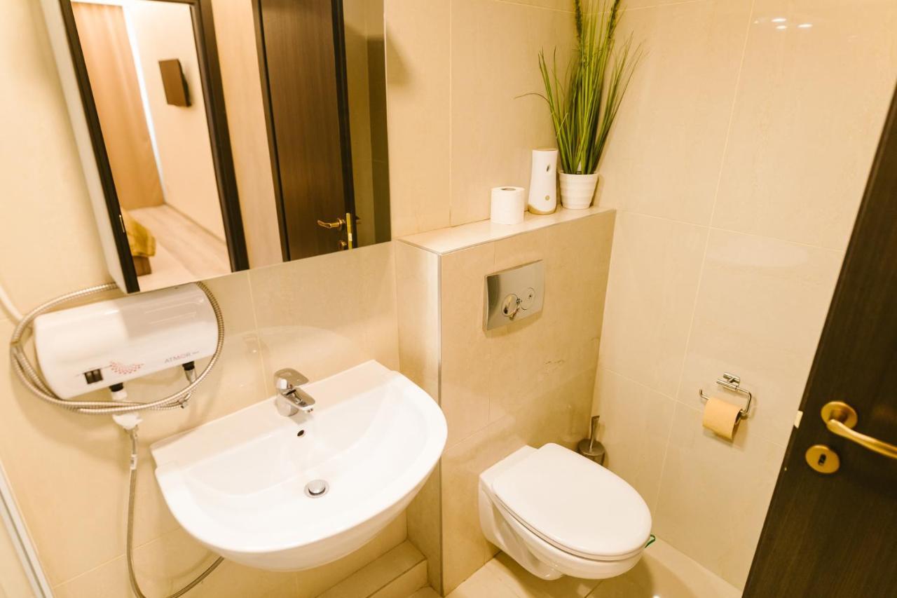Sky View - Luxury Apartment With A Dream View Brasov Bagian luar foto